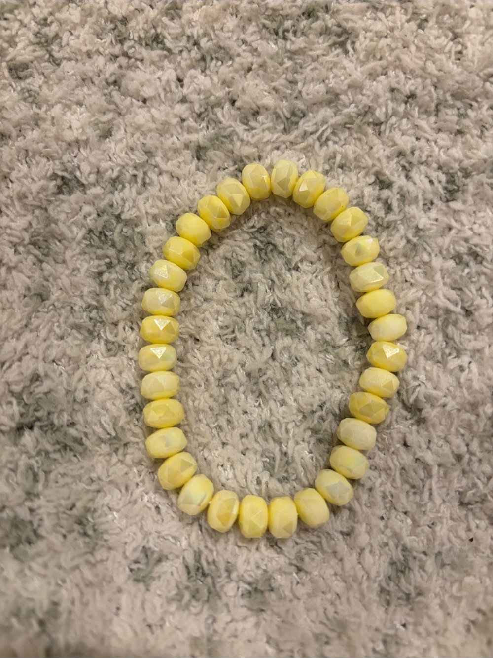 Yellow Iridescent Faceted Glass Beaded Stretch Bracelet NWT 7” shade Banana